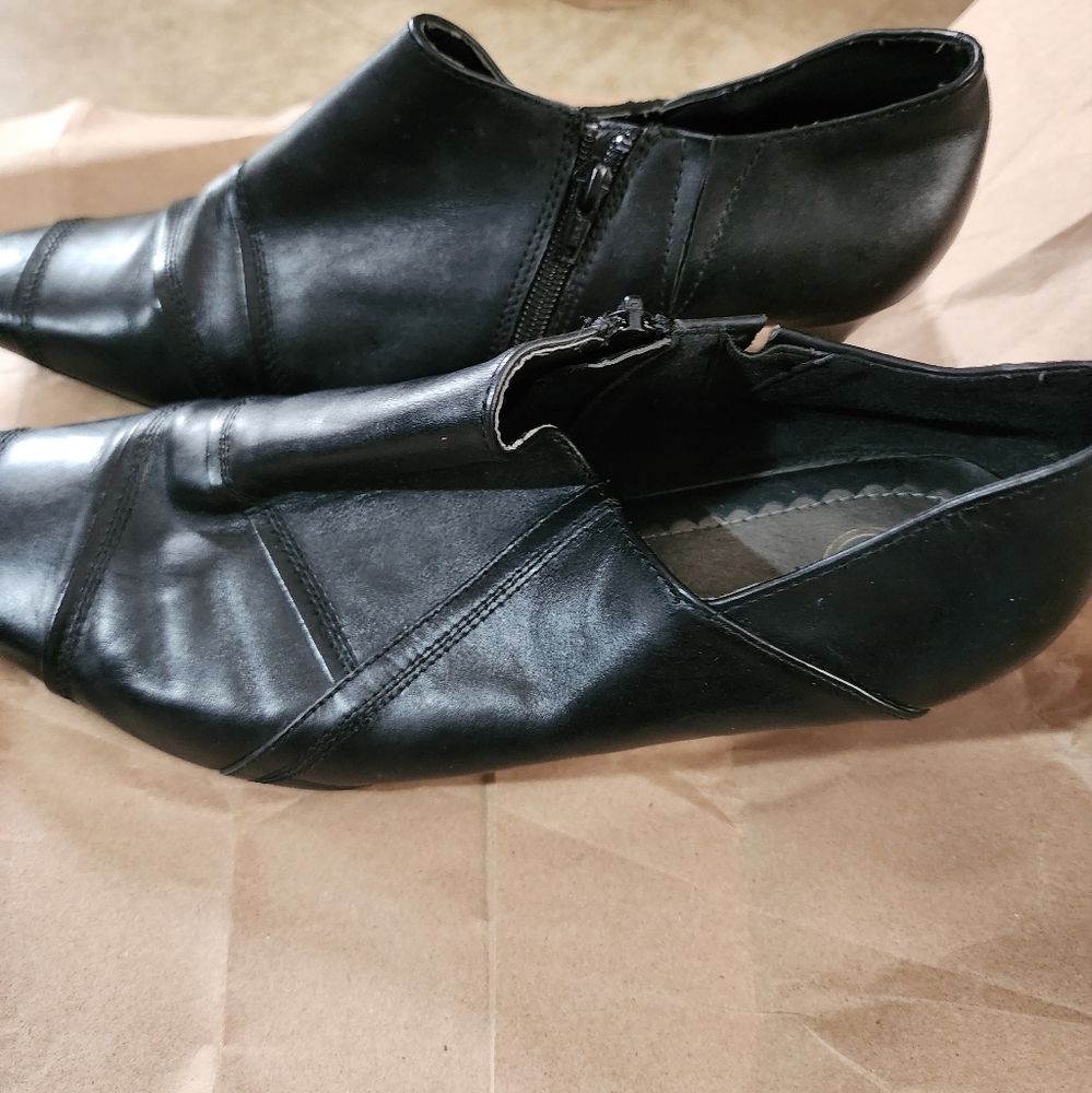 Shoes - Picture 2 of 3
